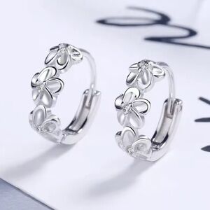 S925 Elegant Silver Needle Floral Hoop Earrings.